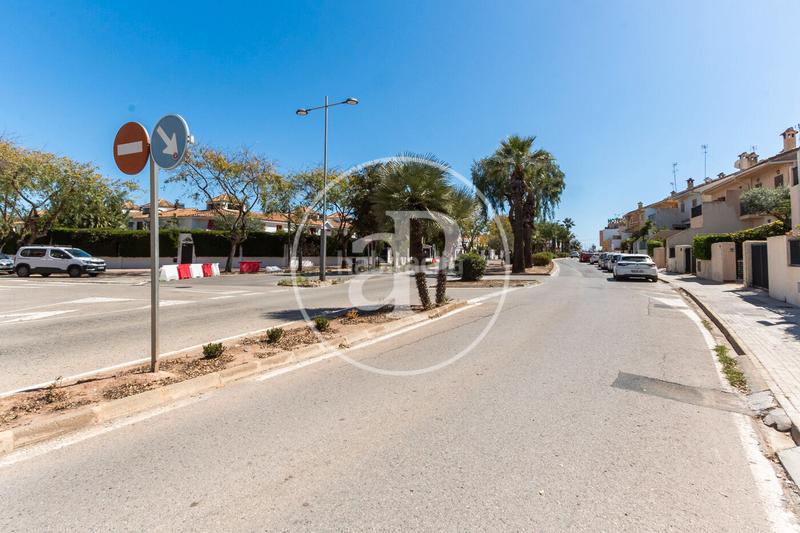 Foto 67fb668b-8334-446d-a8df-e43037bc7a00. Rent duplex with heating parking pool in Playa del Puig El Puig de Santa Maria