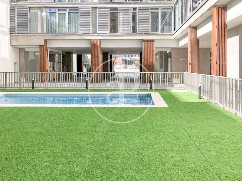 Foto 03815314-872f-4036-bbde-7274a53bef8b. Pis amb calefacció aparcament a Malilla Valencia