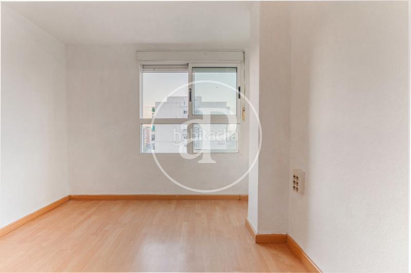 Foto ef8be75c-bb85-4f51-8e68-df40af8ace70. Piso  en venta en ausiàs march en Malilla Valencia