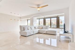 Appartement à Barrio de Campanar. Piso en venta con gran terraza en campanar