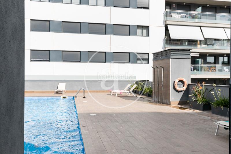 Foto 301a6cb0-c064-49be-a623-502570b4d954. Lloguer pis amb calefacció aparcament piscina a Port Badalona