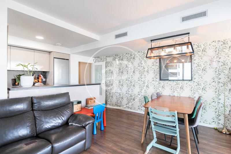 Foto 360b75b0-bc24-4426-8902-6eb2b180778d. Lloguer pis amb calefacció aparcament piscina a Port Badalona