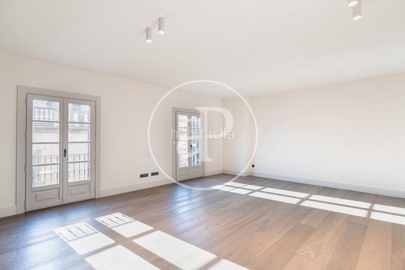 Foto e75ec08b-0ecd-4e26-9fb0-409a6b521a7f. Location appartement avec chauffage parking dans St. Pere - Sta. Caterina - El Born Barcelona