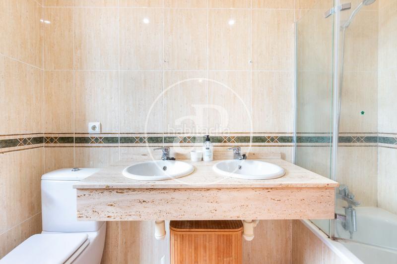 Foto 48226734-53f4-4f00-a9aa-0fc3dcbe2cca. Casa a schiera con riscaldamento parcheggio piscina in Chiva