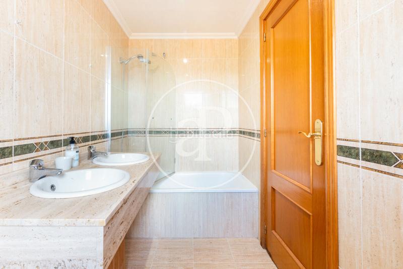 Foto 592c609f-1f2c-4037-bcdf-5d3fca3e31ac. Casa a schiera con riscaldamento parcheggio piscina in Chiva