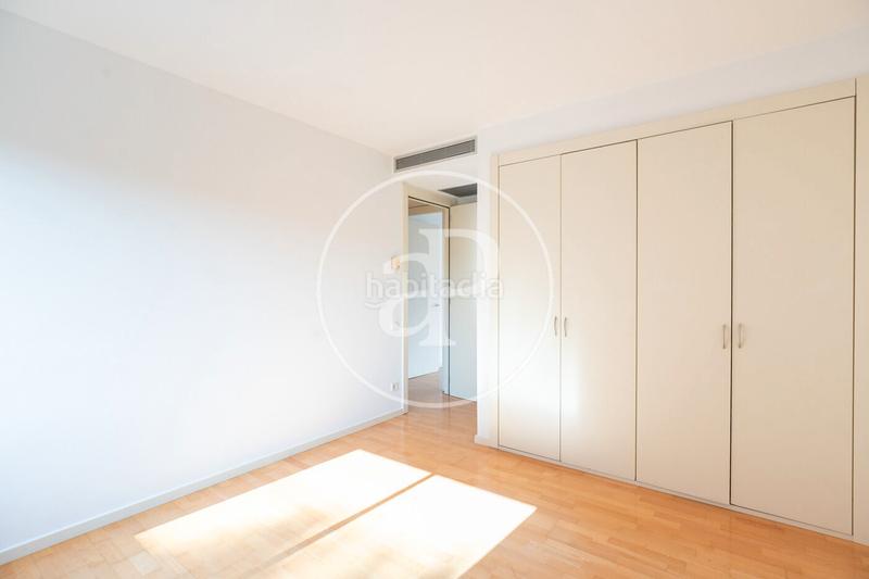 Foto 4ec06bf1-a000-4a4a-9ac0-1fa36e68d637. Rent flat with heating parking in Tres Torres Barcelona