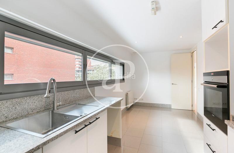 Foto 5ef686dc-0cb0-4b72-93e1-a67b9d715dcf. Rent flat with heating parking in Tres Torres Barcelona