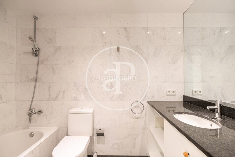 Foto 62be3d70-5291-451d-a280-674995f6b5ec. Rent flat with heating parking in Tres Torres Barcelona