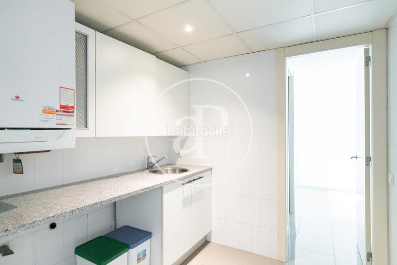 Foto 66b3a030-5034-434b-8f9c-3ebd66211287. Rent flat with heating parking in Tres Torres Barcelona