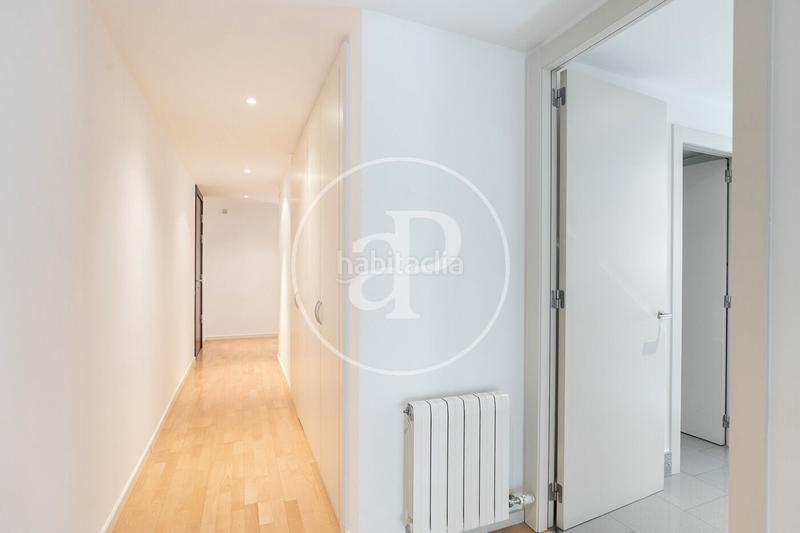 Foto a41abc7d-ea82-41e5-8bba-161c5f4057e2. Rent flat with heating parking in Tres Torres Barcelona