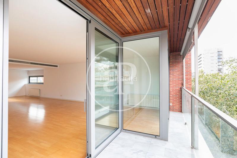 Foto ba39e8ff-4cef-45d1-b68a-3cd9a7174f85. Rent flat with heating parking in Tres Torres Barcelona