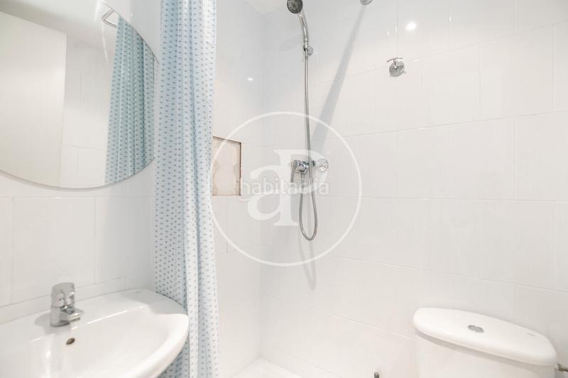 Foto cb625735-6950-4a98-a161-4c7e704732f6. Rent flat with heating parking in Tres Torres Barcelona