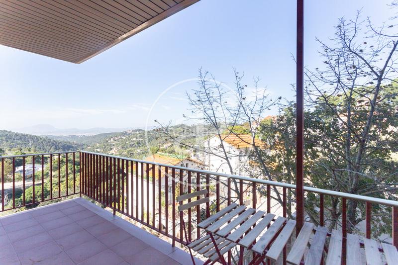 Foto c1e851d2-87ef-40b3-8a1f-b1fc5d5661a2. Alquiler piso  en alquiler en vallvidrera en Progrés - Pep Ventura Badalona