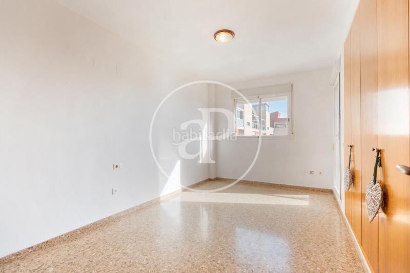 Foto 70fbd78b-ad16-4637-8049-50133029776e. Rent flat with heating parking pool in Valterna Paterna