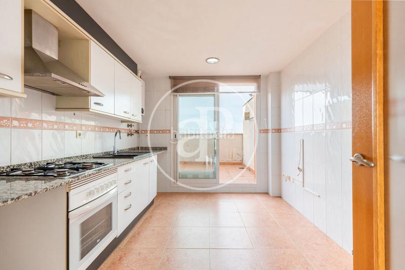 Foto d1ceb4d0-81ac-4c2a-8db6-9acb26ab635e. Rent flat with heating parking pool in Valterna Paterna