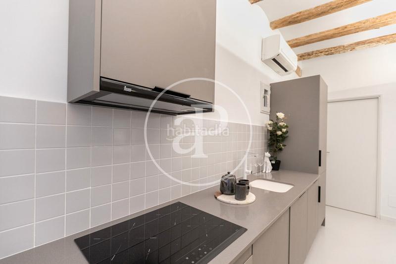 Foto f157ec34-e5a3-48e5-8600-82c57e1de450. Pis amb calefacció a St. Pere - Sta. Caterina - El Born Barcelona