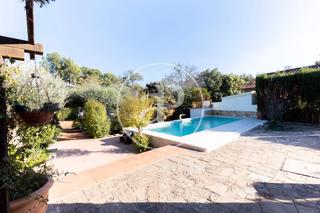 Casa  Carrer dels esquirols. Casa en venta en les fonts terrassa