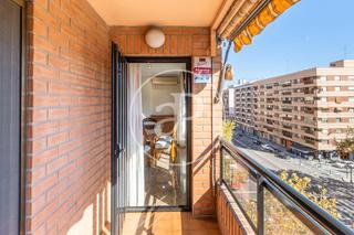 Lloguer Pis  Av. del general avilés. Piso en alquiler en nou mestalla