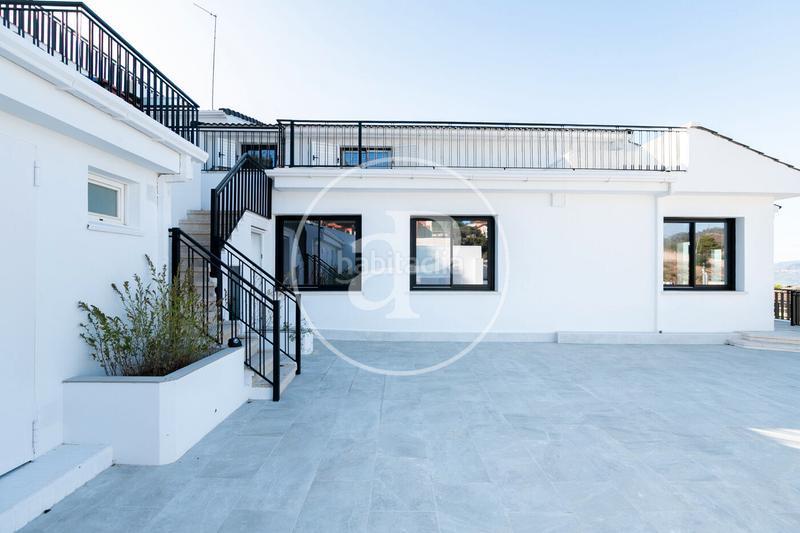 Foto 07241bd0-f6bf-4df9-99cb-1d9197bb6696. Casa con riscaldamento parcheggio piscina in La Miranda Esplugues de Llobregat