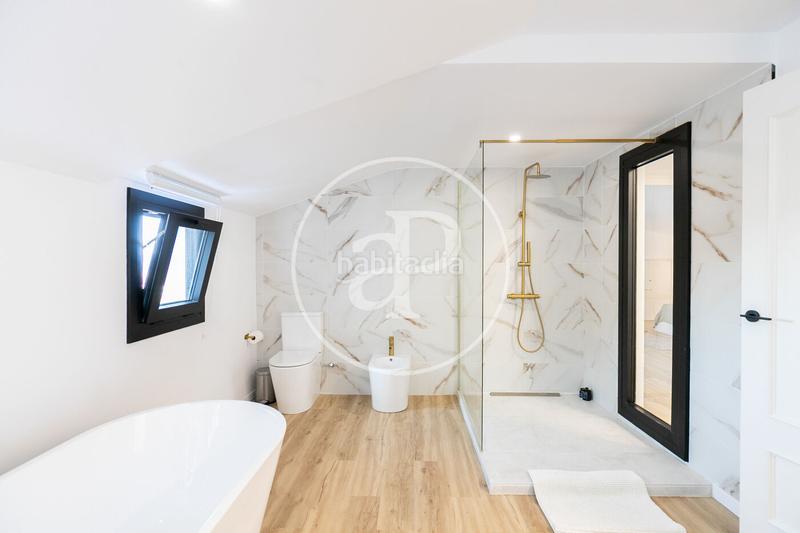 Foto 19fe508a-a947-49dd-addf-03a5fa121cc3. Casa con riscaldamento parcheggio piscina in La Miranda Esplugues de Llobregat