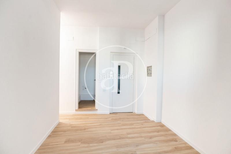 Foto 51c16371-6a7f-4bd7-86b8-11546c624b9f. Casa con riscaldamento parcheggio piscina in La Miranda Esplugues de Llobregat