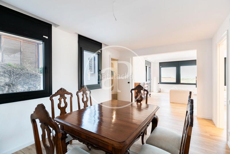 Foto 578a3cd4-0536-492e-8e9b-616ebbad41b9. Casa con riscaldamento parcheggio piscina in La Miranda Esplugues de Llobregat