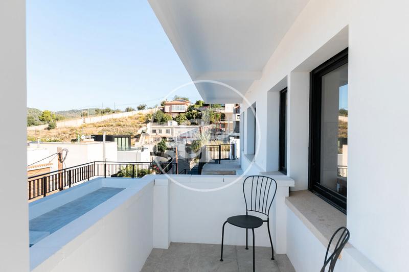 Foto 637b253f-5d8b-40e6-aca8-e8f704ffe9ed. Casa con riscaldamento parcheggio piscina in La Miranda Esplugues de Llobregat