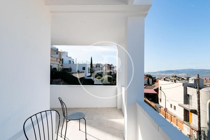 Foto 63941ac9-d2b8-4736-8aae-be106bc36c45. Casa con riscaldamento parcheggio piscina in La Miranda Esplugues de Llobregat