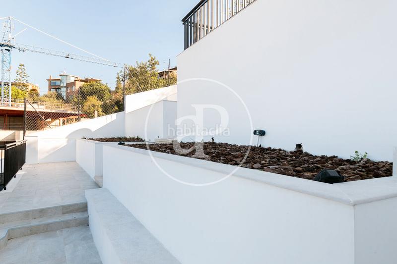 Foto 63fd174a-cd16-448a-830b-cd73193c29eb. Casa con riscaldamento parcheggio piscina in La Miranda Esplugues de Llobregat