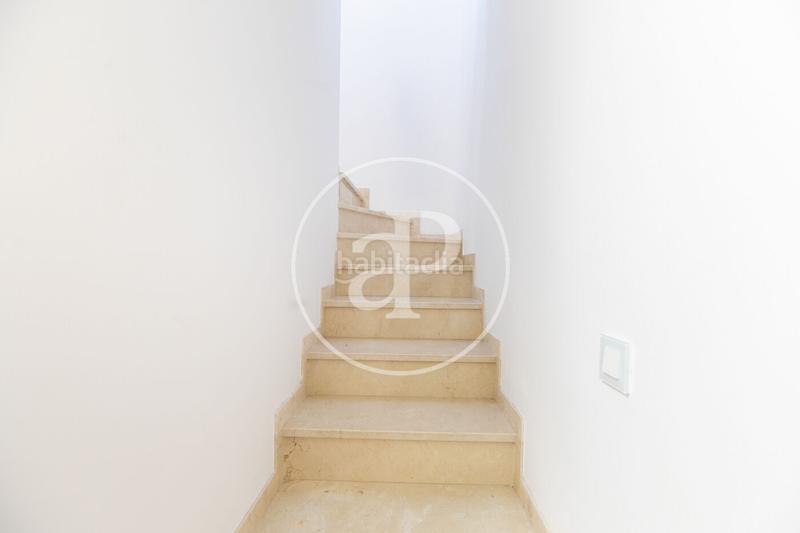 Foto 6e6fe080-3ec1-440b-b7bf-bb9895915cea. Casa con riscaldamento parcheggio piscina in La Miranda Esplugues de Llobregat