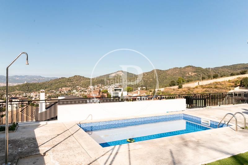 Foto 839e5da3-ba74-4d00-907b-422766927d21. Casa con riscaldamento parcheggio piscina in La Miranda Esplugues de Llobregat