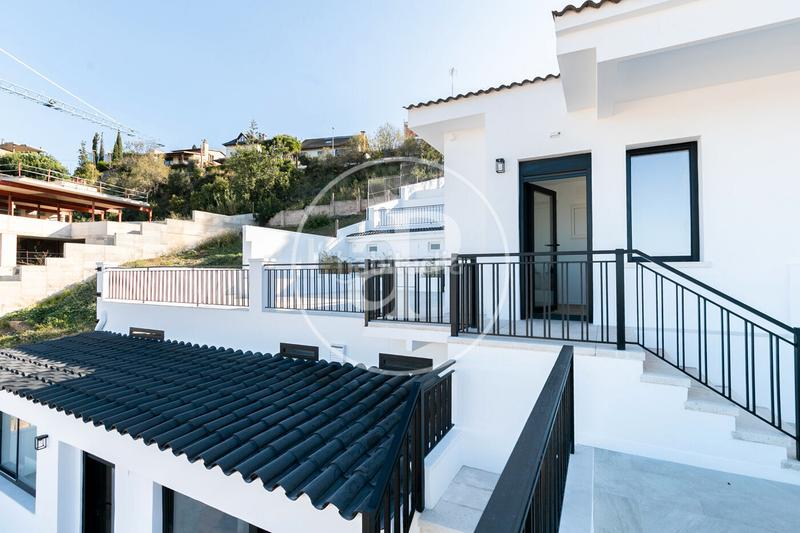 Foto 86b21ba7-5b96-4d3f-8f98-26e17f519a14. Casa con riscaldamento parcheggio piscina in La Miranda Esplugues de Llobregat