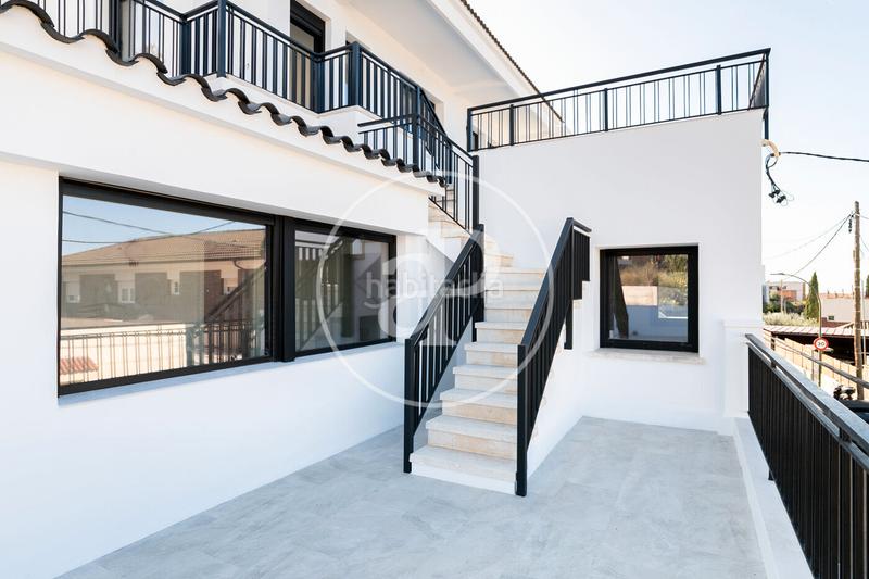 Foto 8e203d8b-b6fa-4363-ba8e-edde8a3e36e8. Casa con riscaldamento parcheggio piscina in La Miranda Esplugues de Llobregat