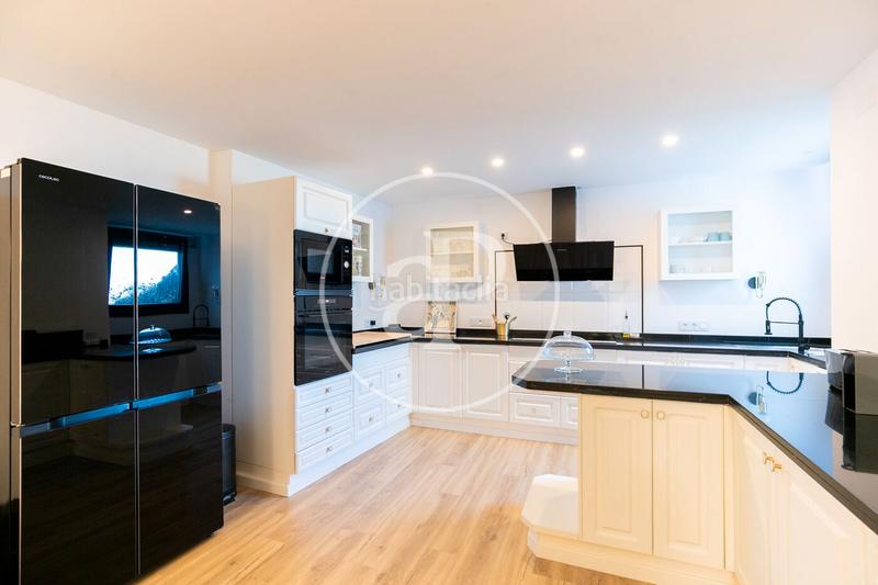 Foto 913ace86-6179-4e02-8d7c-82877989b216. Casa con riscaldamento parcheggio piscina in La Miranda Esplugues de Llobregat