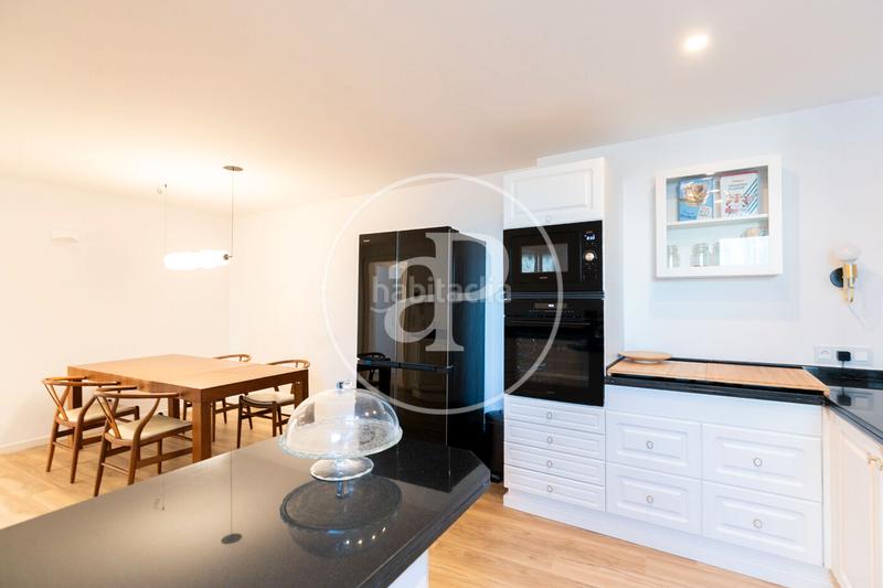 Foto be33aa8f-e017-434b-8fe1-9544065e1330. Casa con riscaldamento parcheggio piscina in La Miranda Esplugues de Llobregat