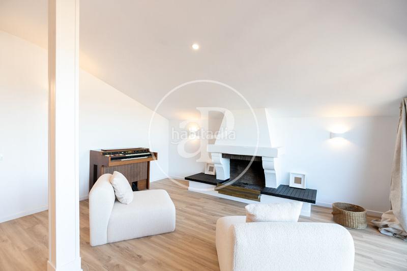 Foto c0895fd1-ea5a-4d52-ab77-83a1e4739166. Casa con riscaldamento parcheggio piscina in La Miranda Esplugues de Llobregat