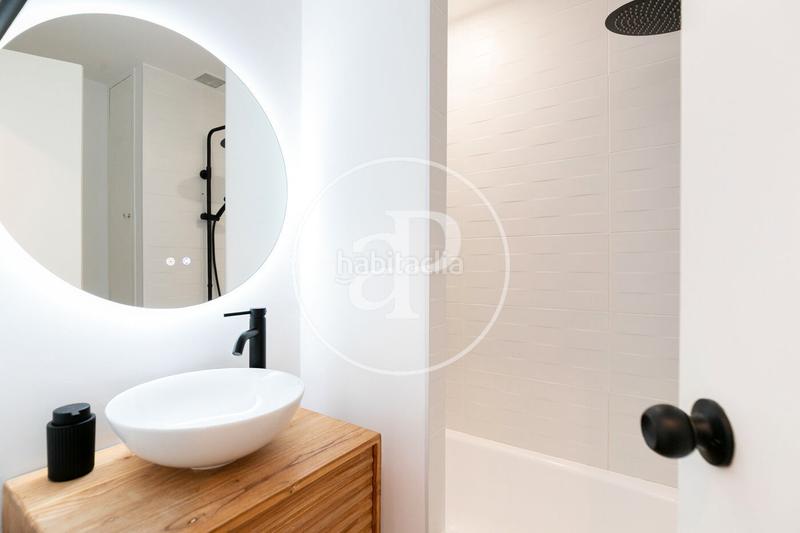 Foto ca0ceee6-1a09-4a12-835e-74f29f3a51a0. Casa con riscaldamento parcheggio piscina in La Miranda Esplugues de Llobregat