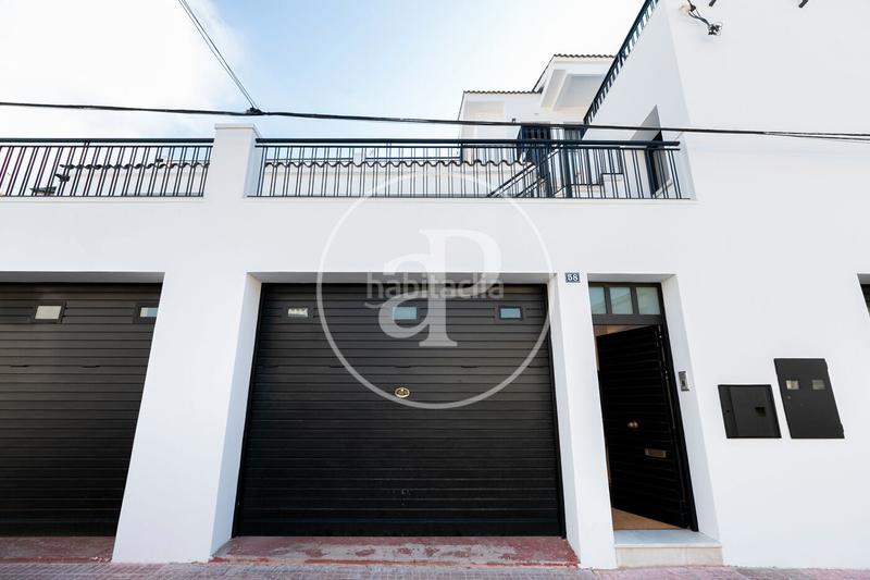 Foto d2b4f7a2-c024-4ec8-8d68-d4ac3df83eaf. Casa con riscaldamento parcheggio piscina in La Miranda Esplugues de Llobregat