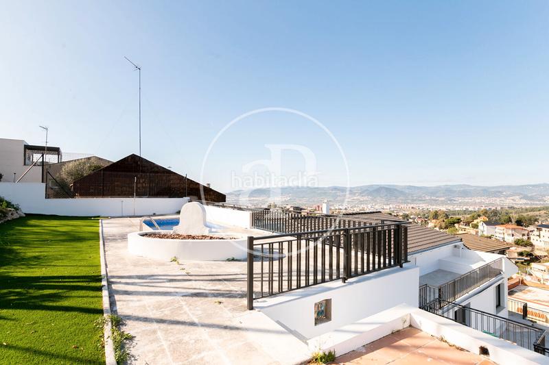 Foto eb699ca4-088e-473c-990a-c98823c763da. Casa con riscaldamento parcheggio piscina in La Miranda Esplugues de Llobregat