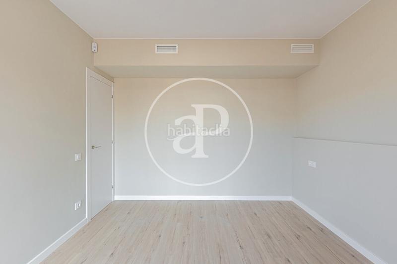 Foto 1088abd5-a358-4482-91f8-55c0b2d58247. Piso  en venta en Sants en Sants Barcelona