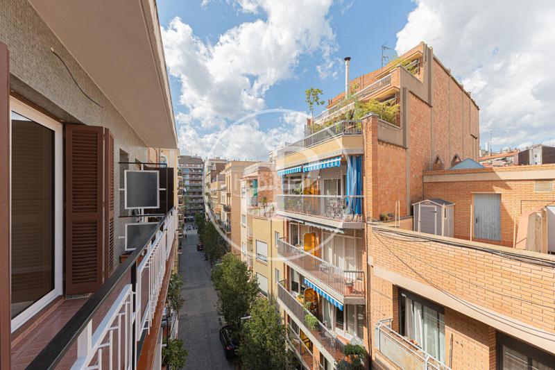 Foto 74753c6b-20aa-406a-b658-cd4ec4f33272. Piso  en venta en Sants en Sants Barcelona