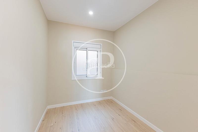 Foto 7b53fd65-69f0-4870-a5d4-dd2078db5457. Piso  en venta en Sants en Sants Barcelona