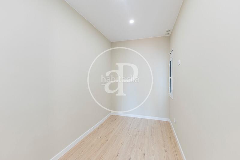 Foto 9cd1e212-a21c-4664-9ac1-52754c421689. Piso  en venta en Sants en Sants Barcelona