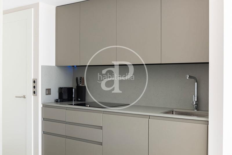 Foto 0b2cf783-3703-4b11-b0c8-6fe5ceb38a32. Etagenwohnung mit heizung parking pool in Finestrelles Esplugues de Llobregat