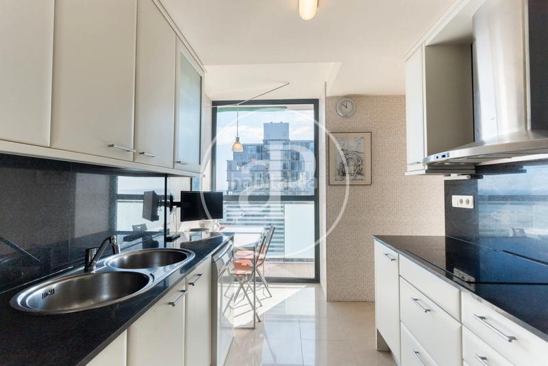 Foto 254caec3-05bf-4885-bdb3-22181a3601bd. Alquiler piso  en alquiler en diagonal mar en Barcelona