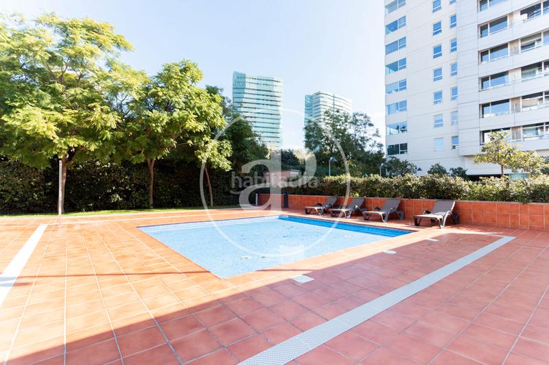 Foto 24bfa712-5fc4-4ed1-b6ca-4ffb617f80c4. Location appartement avec chauffage parking piscine dans Barcelona