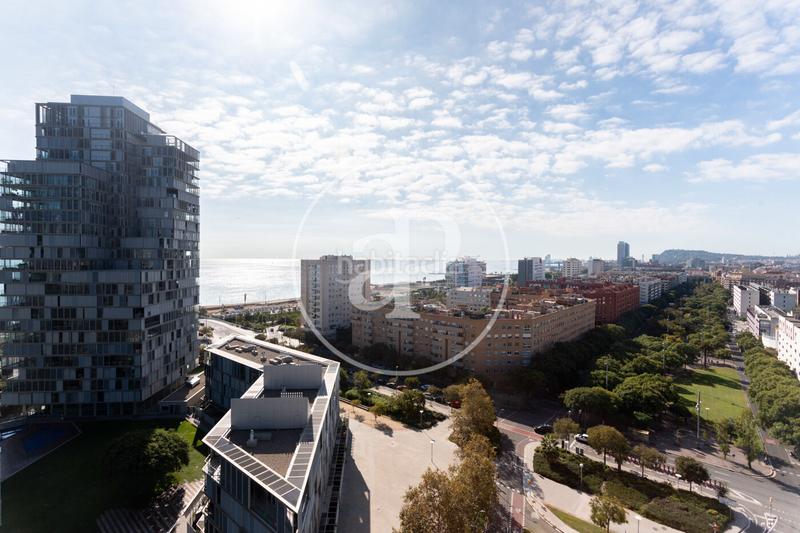 Foto b21e355d-08f0-43b9-99d0-e40d6016c6f4. Location appartement avec chauffage parking piscine dans Barcelona