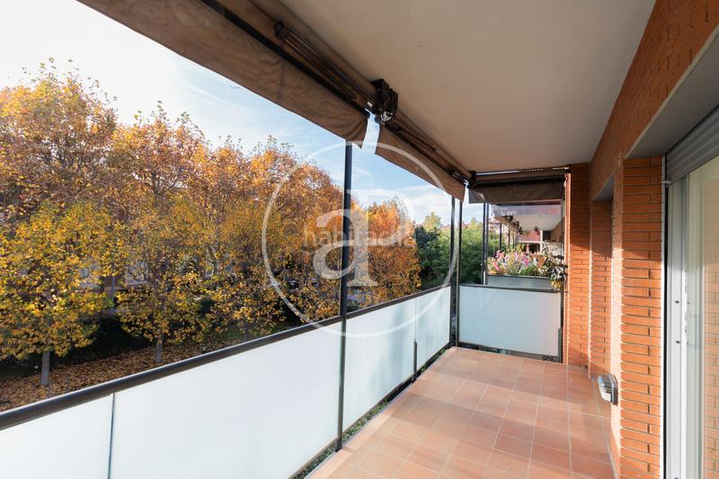 Foto 2a5fa23e-de30-4bd8-81a2-2fa68b4f476c. Lloguer pis amb calefacció aparcament piscina a Parc Central Sant Cugat del Vallès