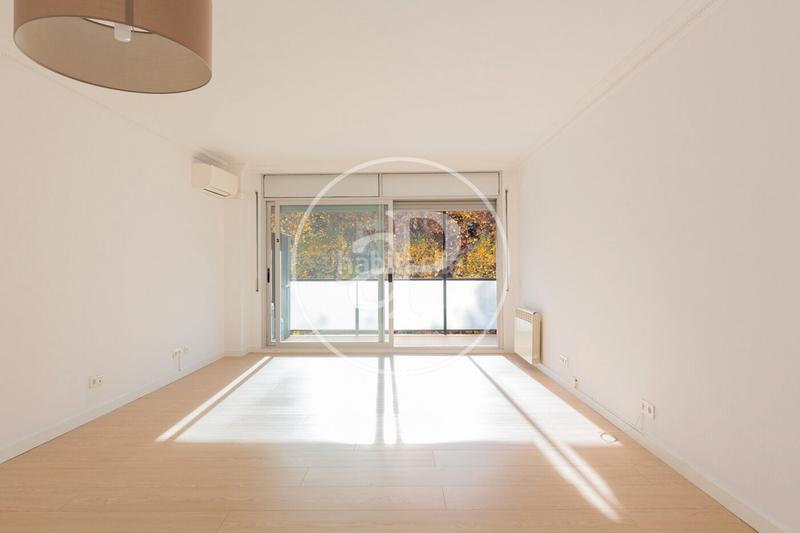 Foto 331c7aa7-5523-4cec-929f-c03ffc5d685e. Lloguer pis amb calefacció aparcament piscina a Parc Central Sant Cugat del Vallès