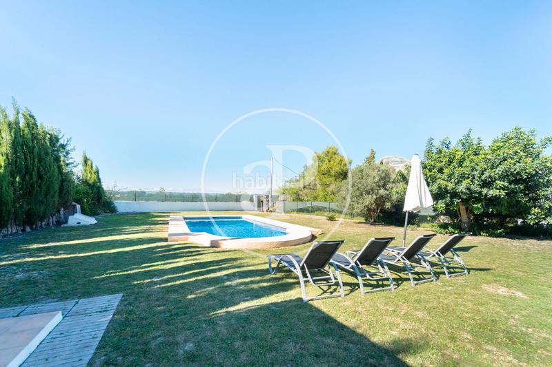 Foto 36a89603-0525-4630-ad9c-80f0d299df29. Location maison avec chauffage parking piscine dans Xàbia